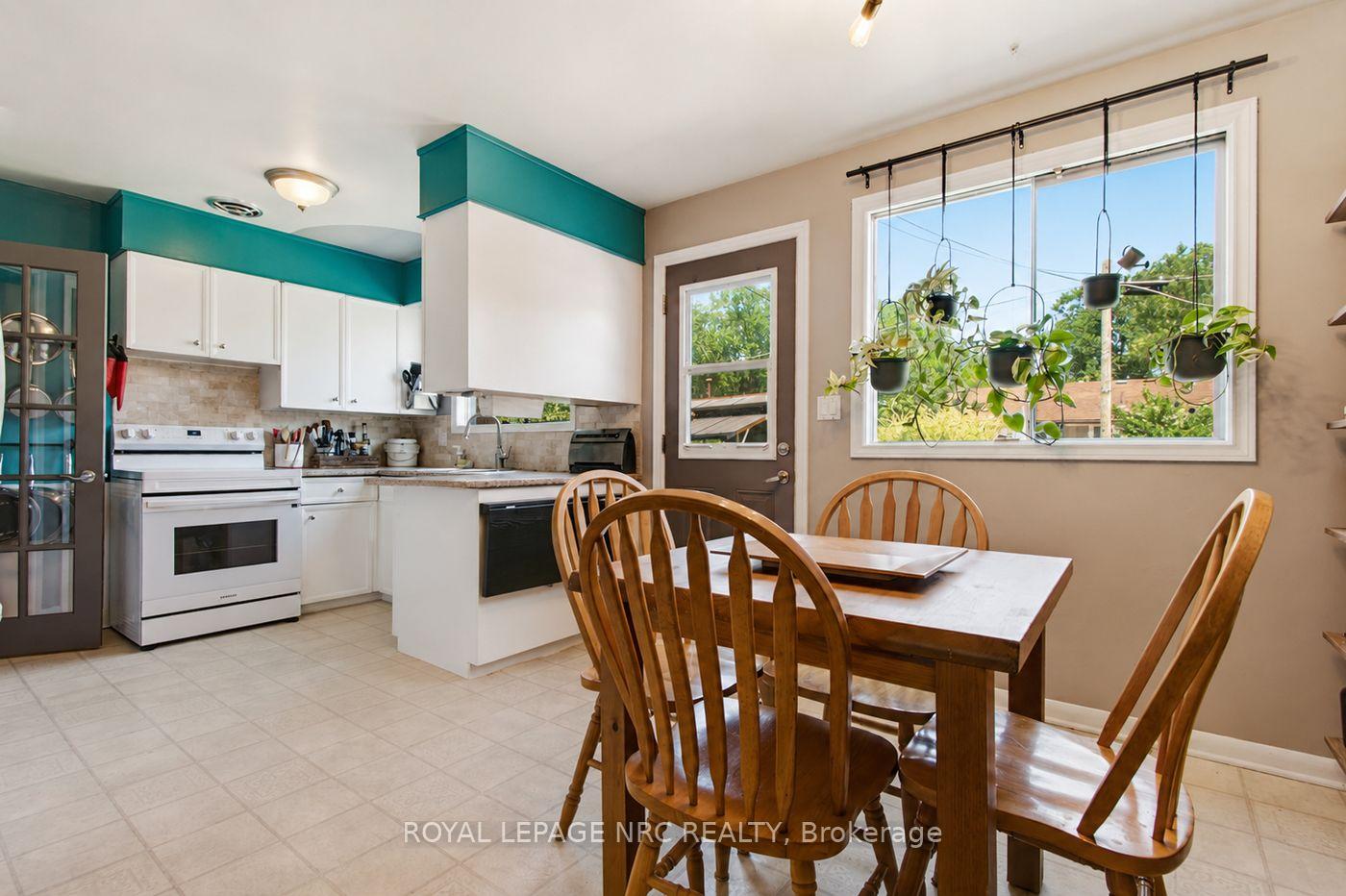 Photo 9 of 71 Wildwood Road, St. Catharines, Port Weller — HOMEH