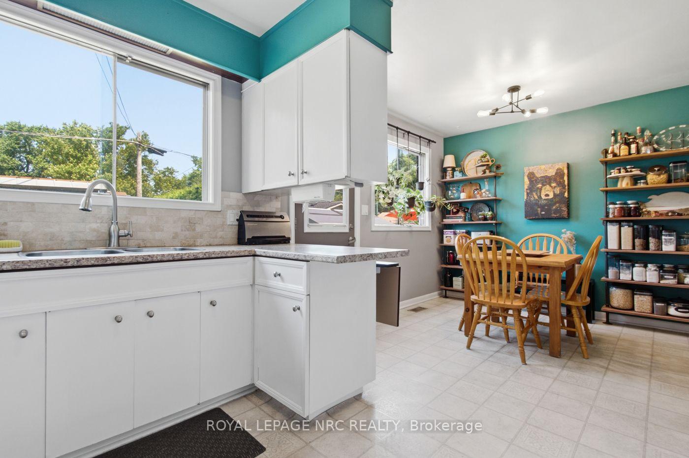 Photo 12 of 71 Wildwood Road, St. Catharines, Port Weller — HOMEH