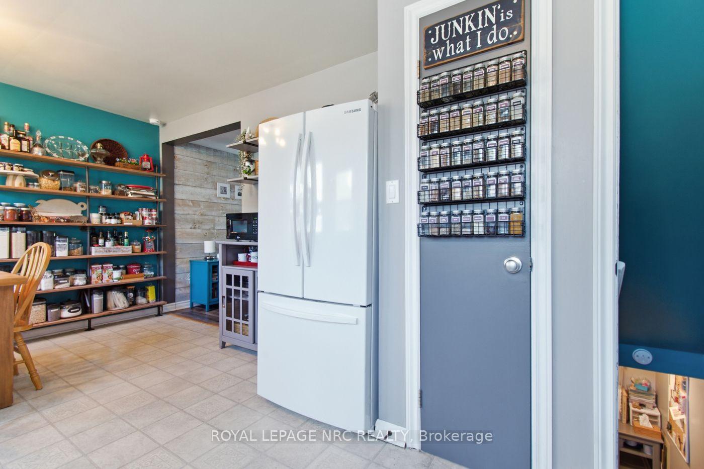 Photo 13 of 71 Wildwood Road, St. Catharines, Port Weller — HOMEH