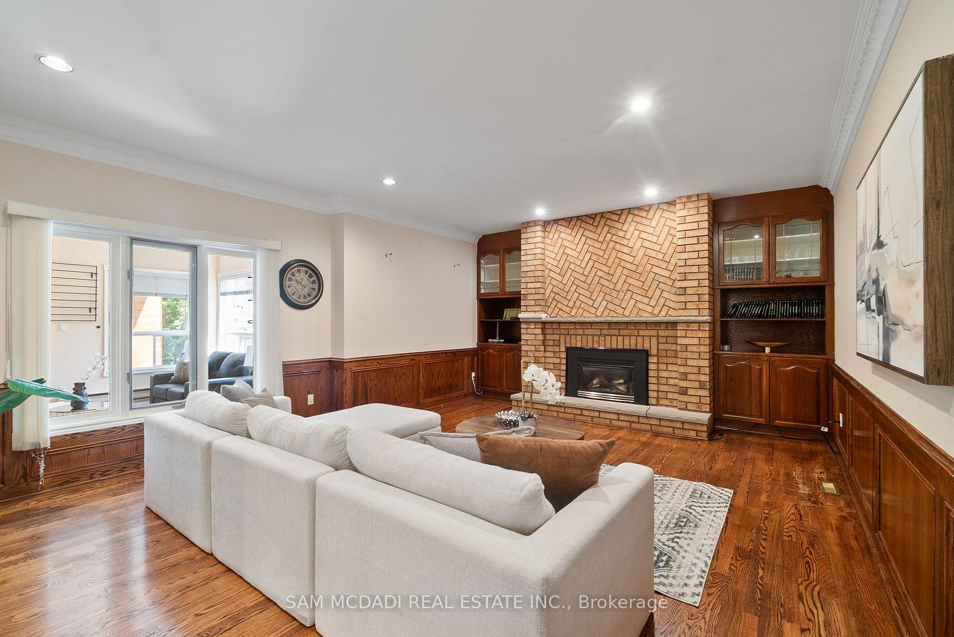 Photo 6 of 2339 Glengarry Road, Mississauga, Erindale — HOMEH