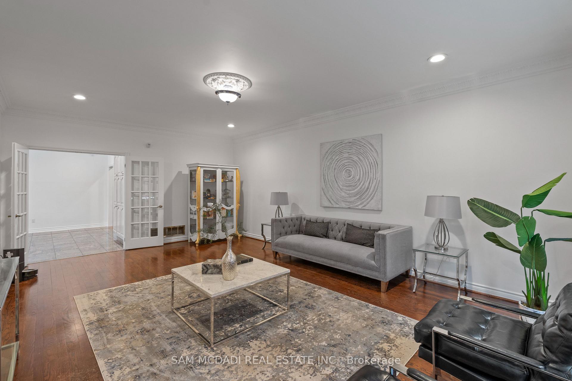 Photo 8 of 2339 Glengarry Road, Mississauga, Erindale — HOMEH