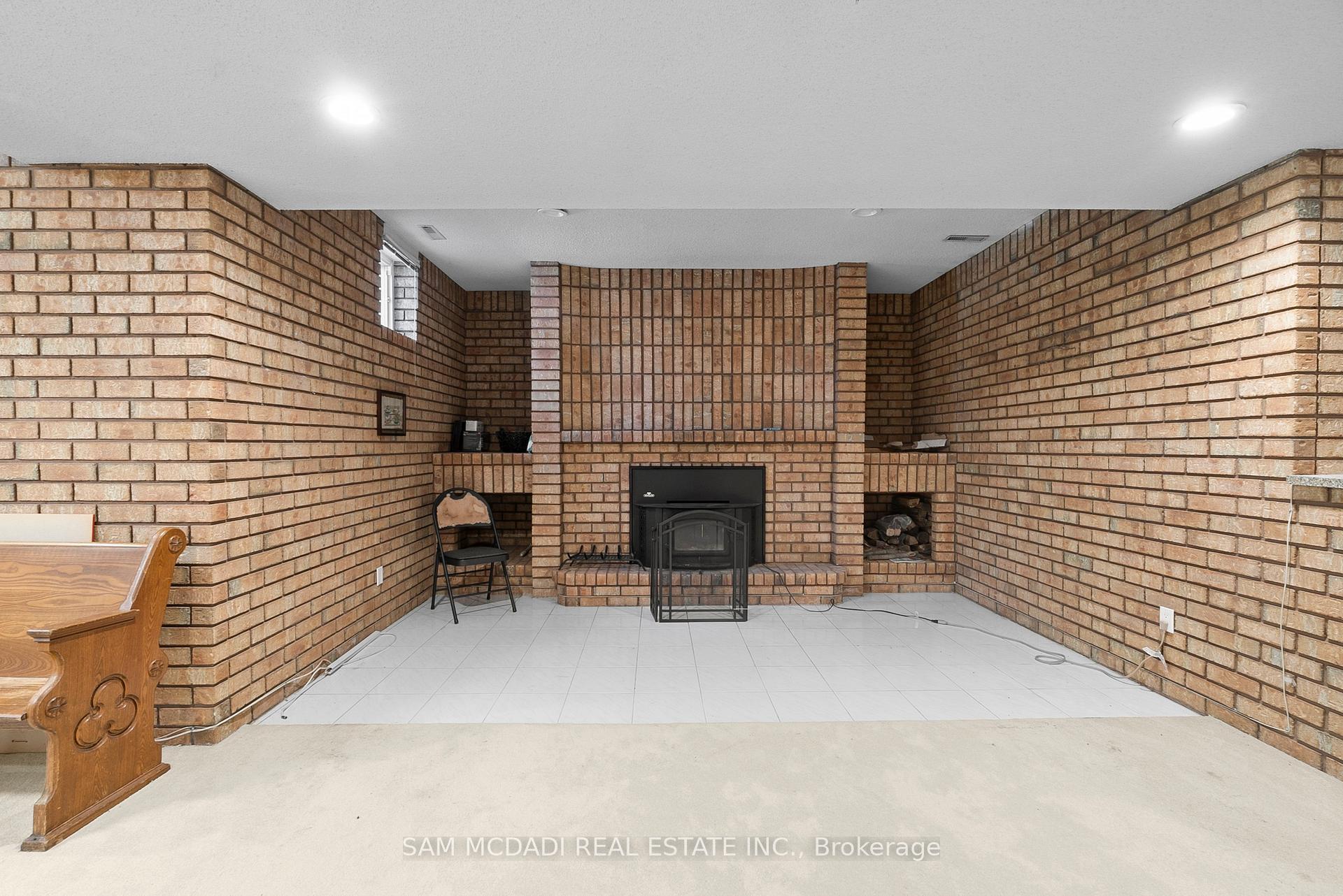 Photo 32 of 2339 Glengarry Road, Mississauga, Erindale — HOMEH