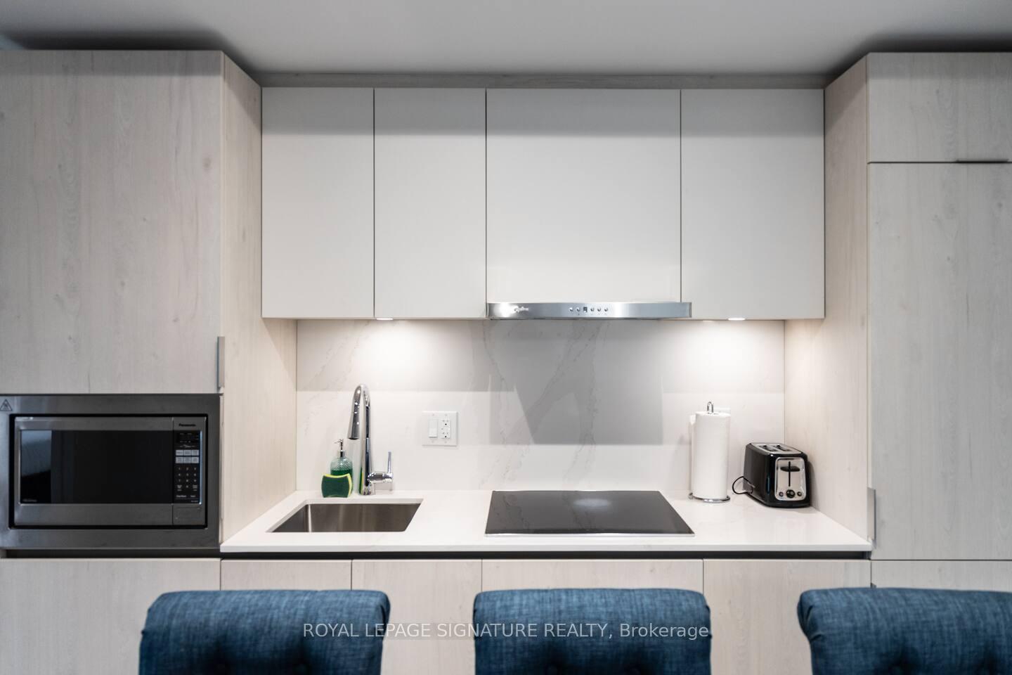 Photo 5 of Unit 406, 47 Mutual St Street, Toronto, Church-Yonge Corridor — HOMEH