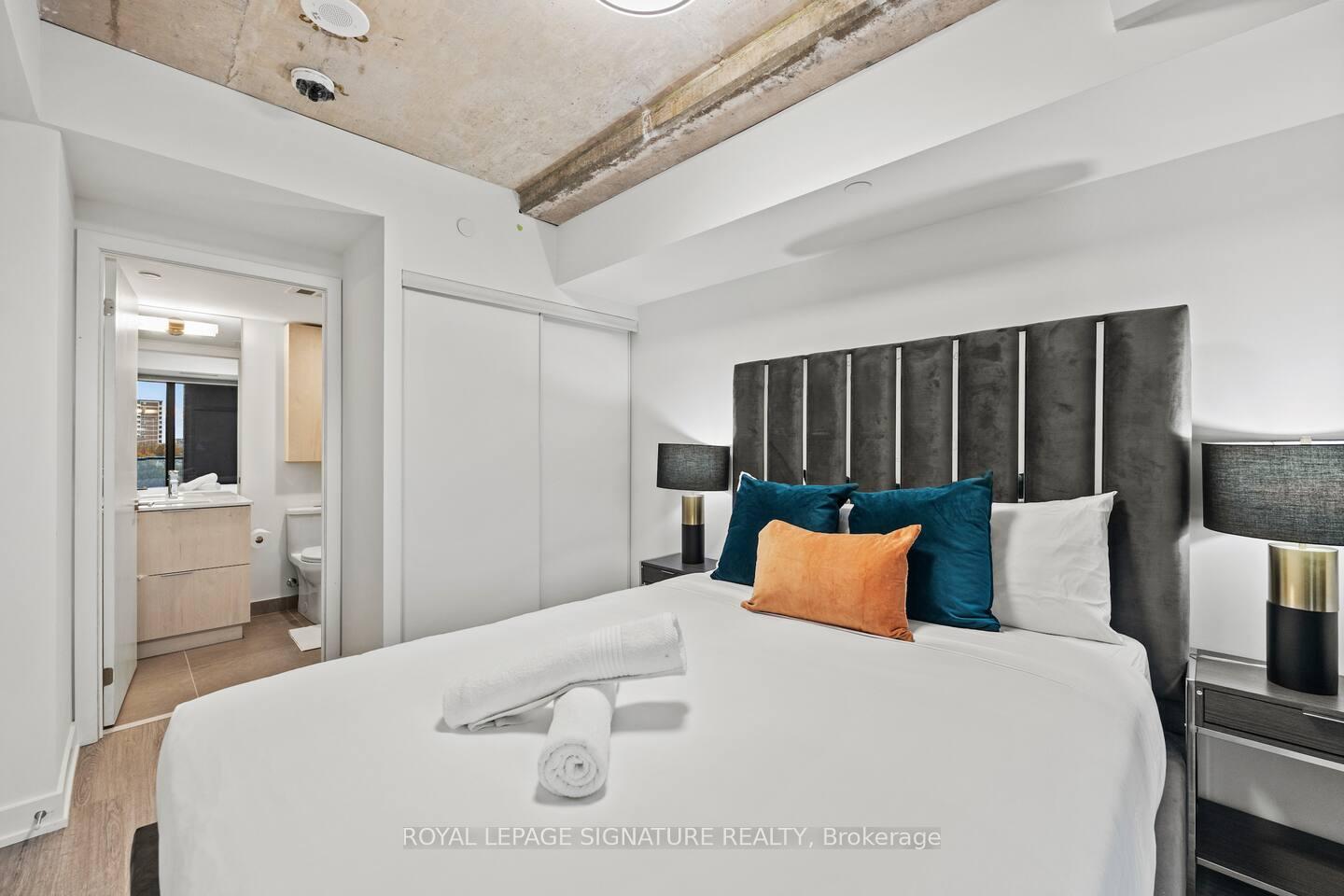 Photo 10 of Unit 406, 47 Mutual St Street, Toronto, Church-Yonge Corridor — HOMEH