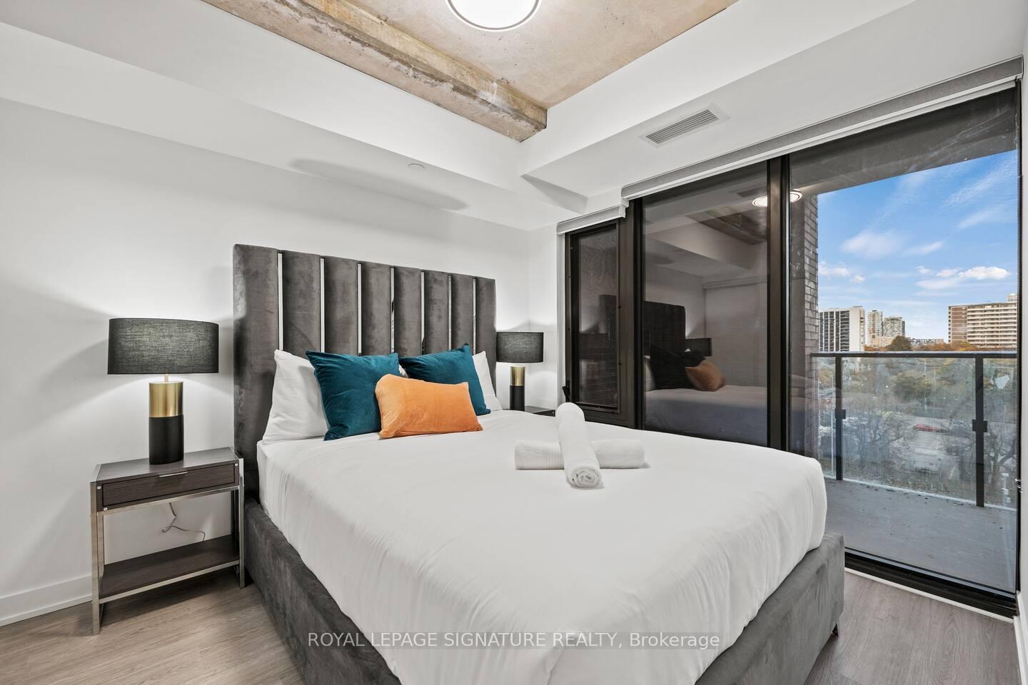 Photo 11 of Unit 406, 47 Mutual St Street, Toronto, Church-Yonge Corridor — HOMEH