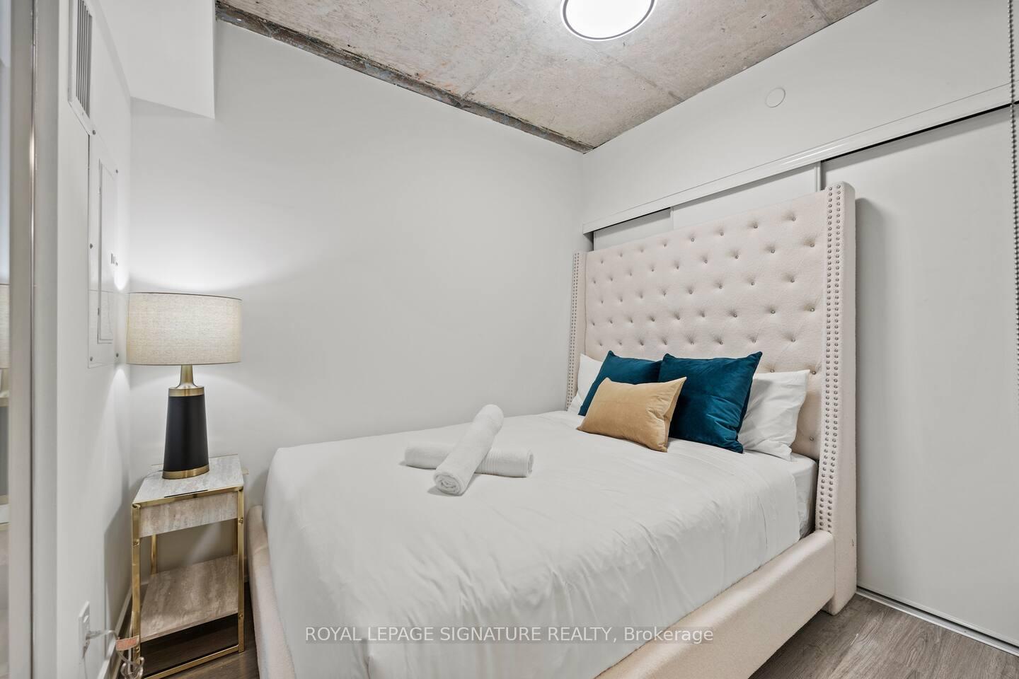 Photo 13 of Unit 406, 47 Mutual St Street, Toronto, Church-Yonge Corridor — HOMEH