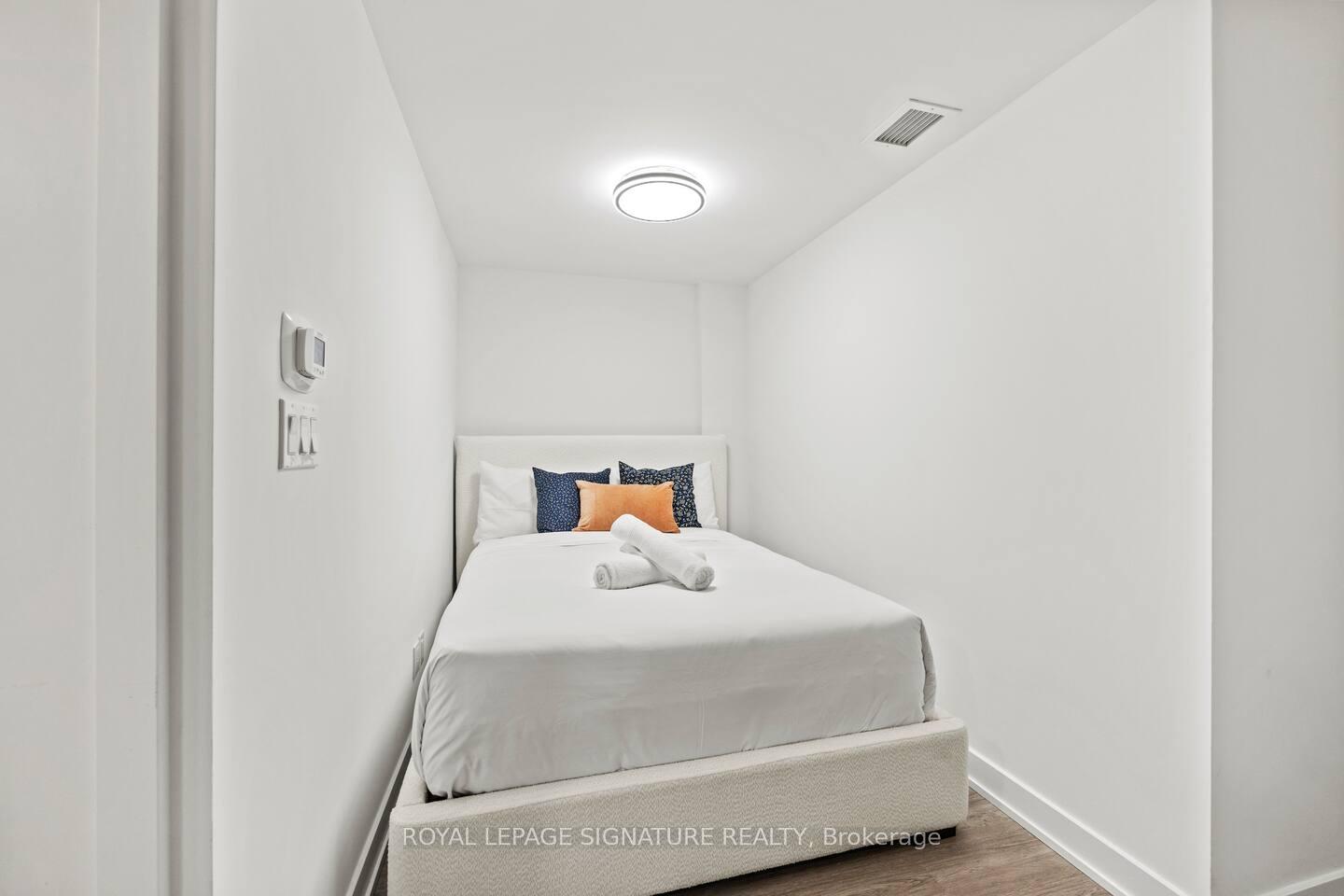 Photo 15 of Unit 406, 47 Mutual St Street, Toronto, Church-Yonge Corridor — HOMEH