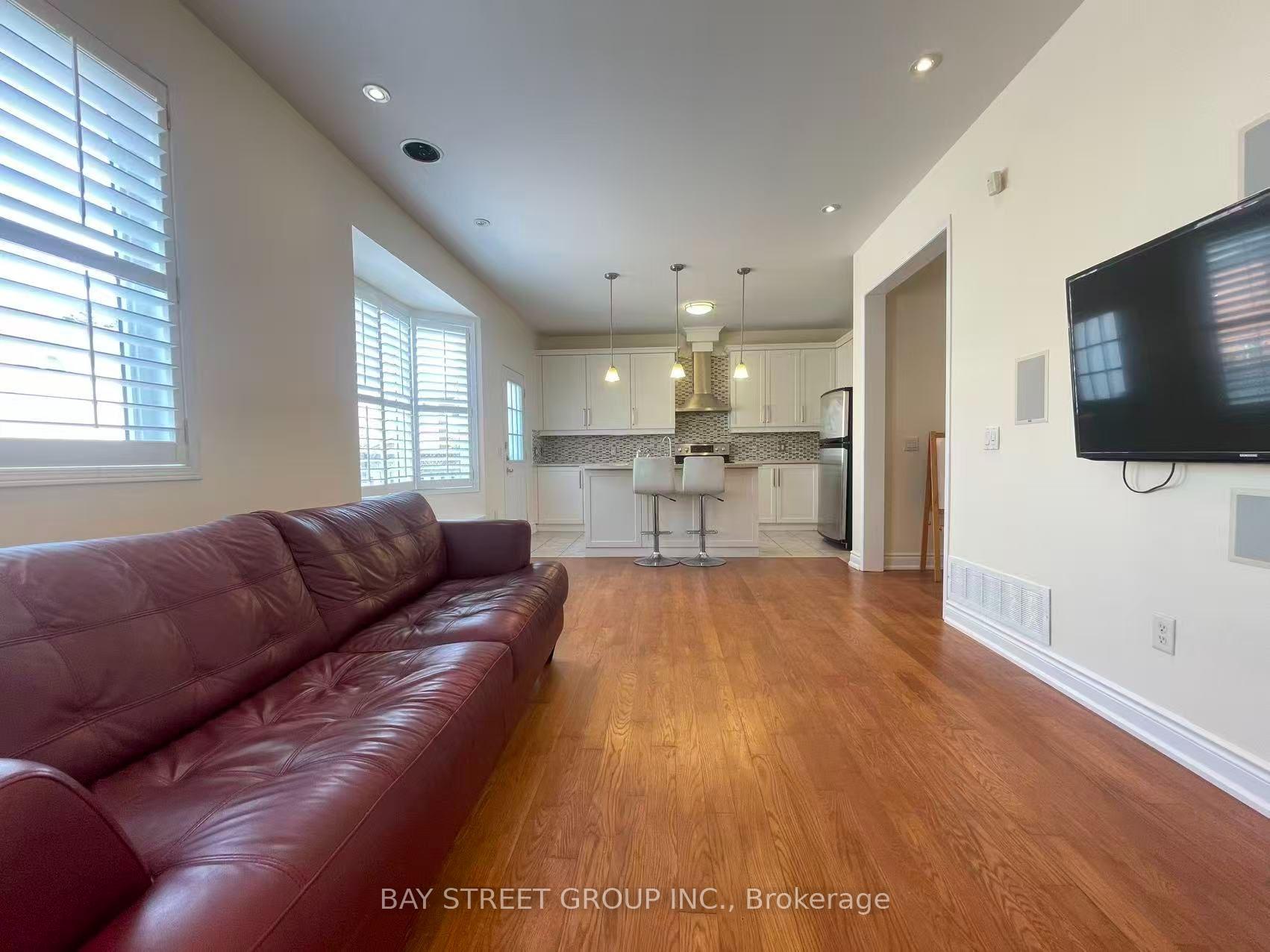 Photo 11 of 11 Belgrave Square, Markham, Berczy — HOMEH