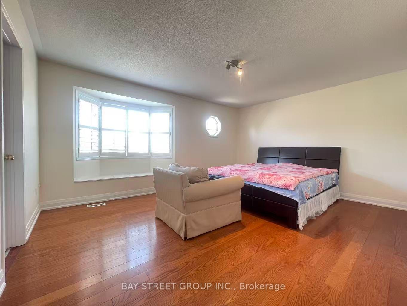 Photo 15 of 11 Belgrave Square, Markham, Berczy — HOMEH