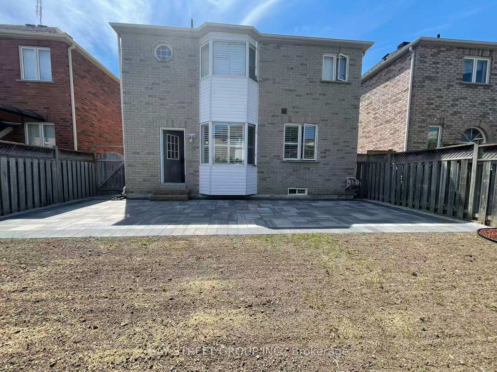 Photo 26 of 11 Belgrave Square, Markham, Berczy — HOMEH