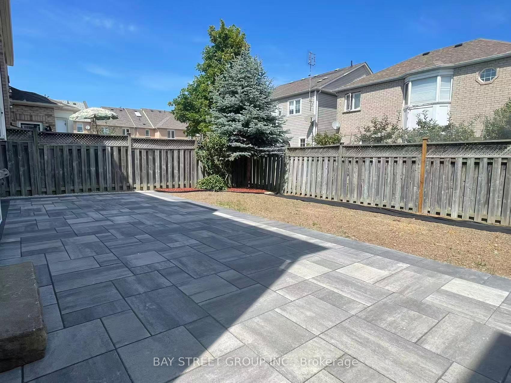 Photo 28 of 11 Belgrave Square, Markham, Berczy — HOMEH