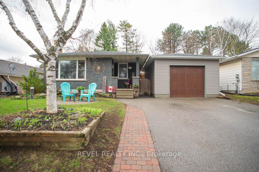 Photo 3 of 102 Century Hill Drive, Kitchener, Country Hills — HOMEH
