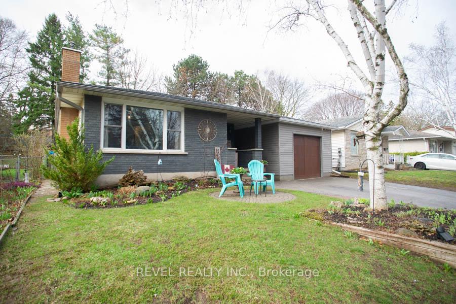 Photo 4 of 102 Century Hill Drive, Kitchener, Country Hills — HOMEH