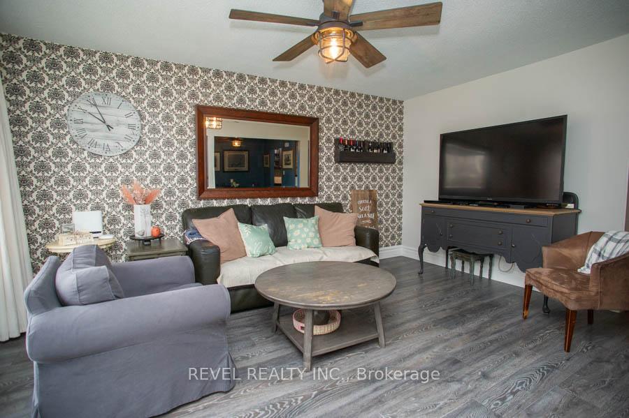 Photo 6 of 102 Century Hill Drive, Kitchener, Country Hills — HOMEH