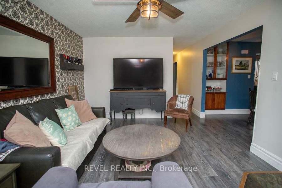Photo 7 of 102 Century Hill Drive, Kitchener, Country Hills — HOMEH