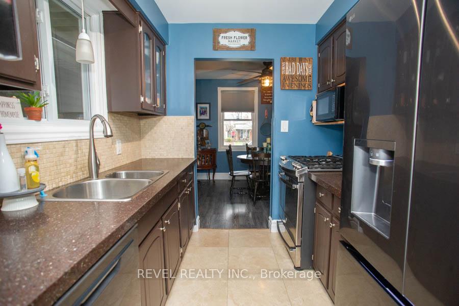 Photo 10 of 102 Century Hill Drive, Kitchener, Country Hills — HOMEH