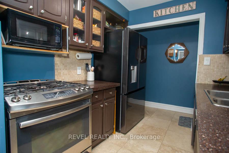 Photo 11 of 102 Century Hill Drive, Kitchener, Country Hills — HOMEH