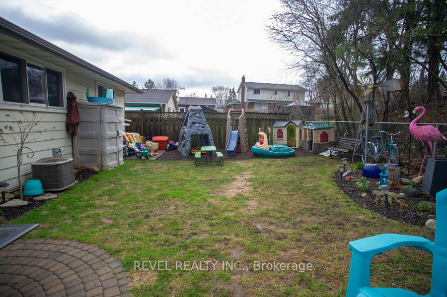 Photo 26 of 102 Century Hill Drive, Kitchener, Country Hills — HOMEH
