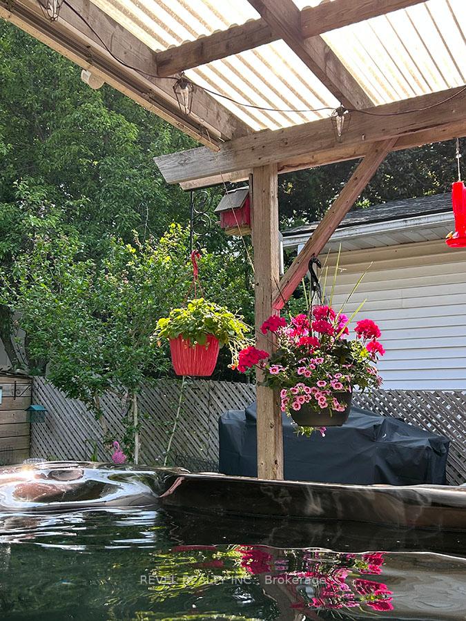 Photo 31 of 102 Century Hill Drive, Kitchener, Country Hills — HOMEH