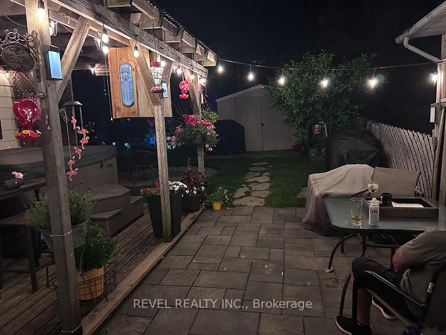 Photo 33 of 102 Century Hill Drive, Kitchener, Country Hills — HOMEH