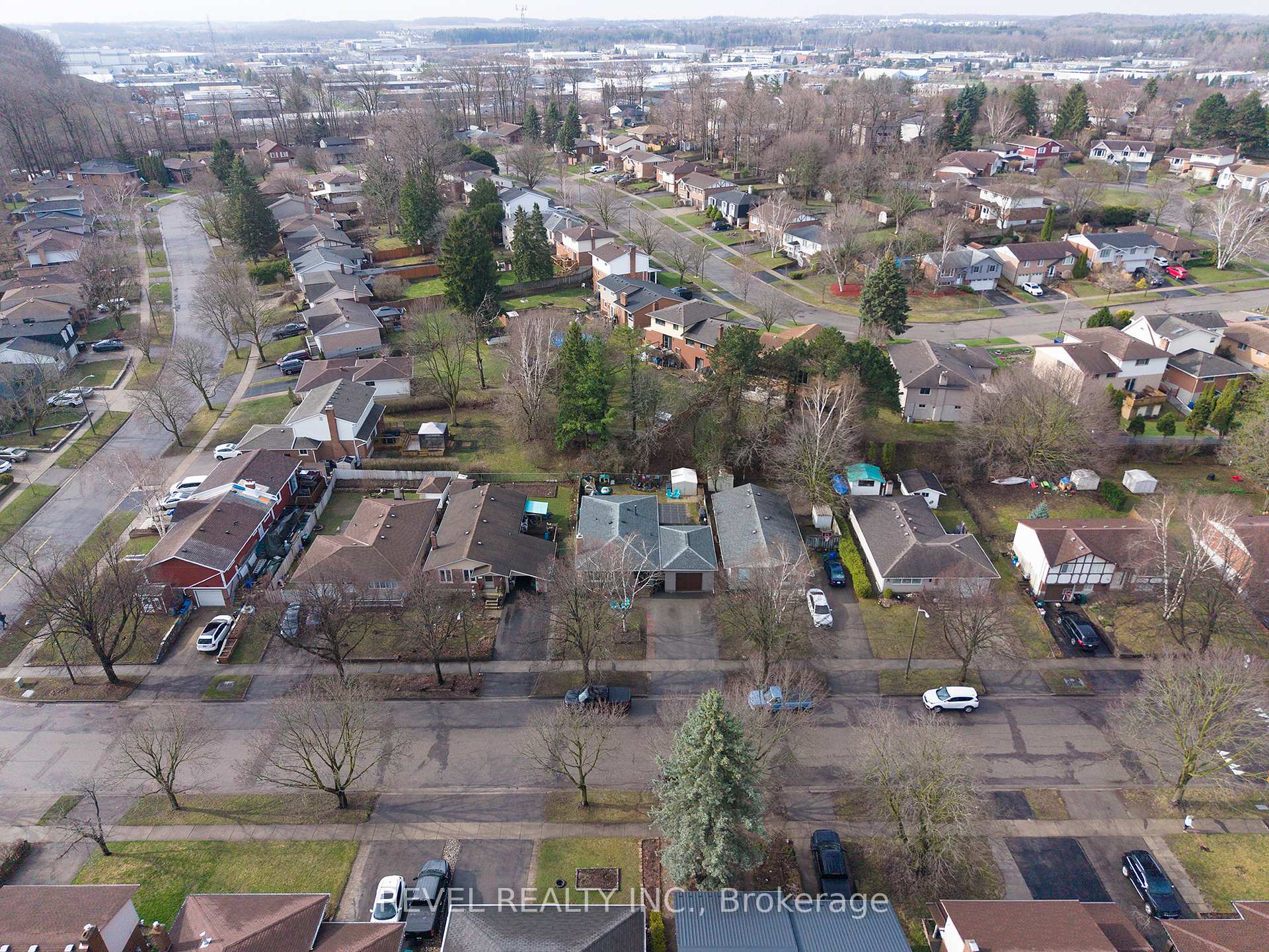 Photo 37 of 102 Century Hill Drive, Kitchener, Country Hills — HOMEH