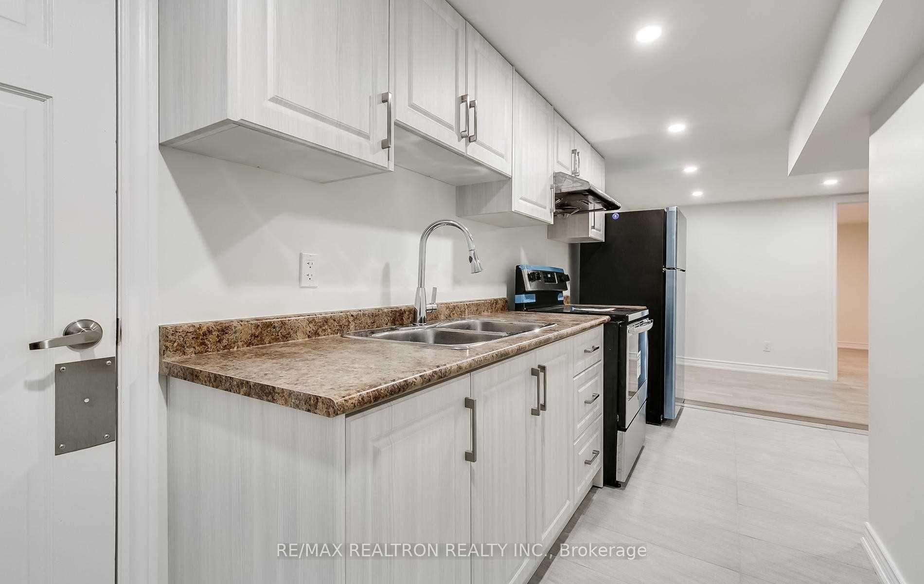 Photo 17 of 27 Highland Park, Markham, Grandview — HOMEH