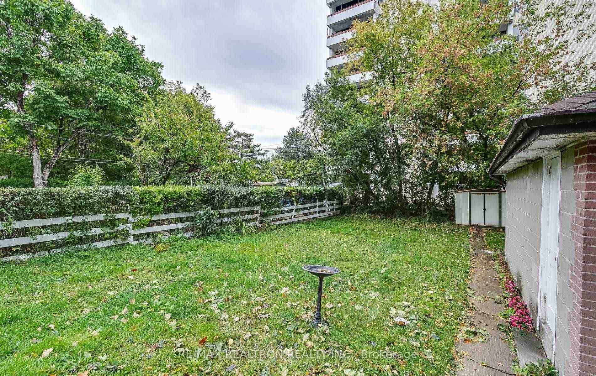 Photo 22 of 27 Highland Park, Markham, Grandview — HOMEH
