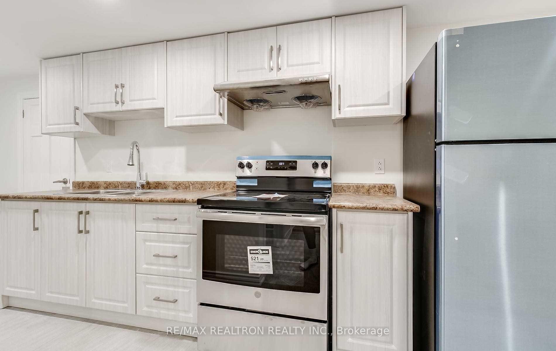 Photo 16 of 27 Highland Park, Markham, Grandview — HOMEH