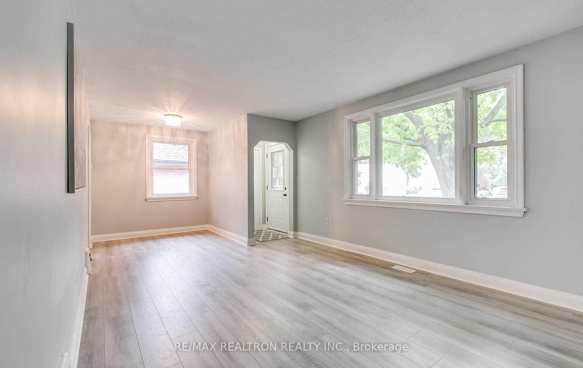 Photo 4 of 27 Highland Park, Markham, Grandview — HOMEH