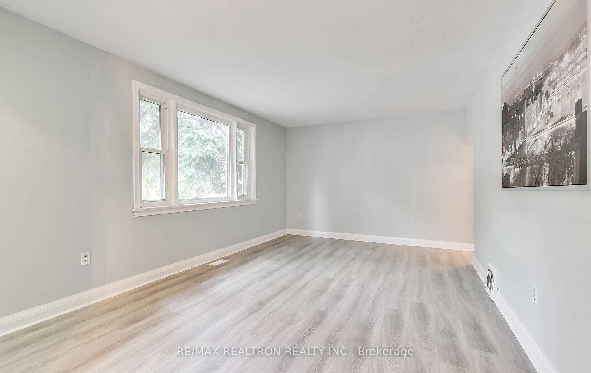 Photo 6 of 27 Highland Park, Markham, Grandview — HOMEH