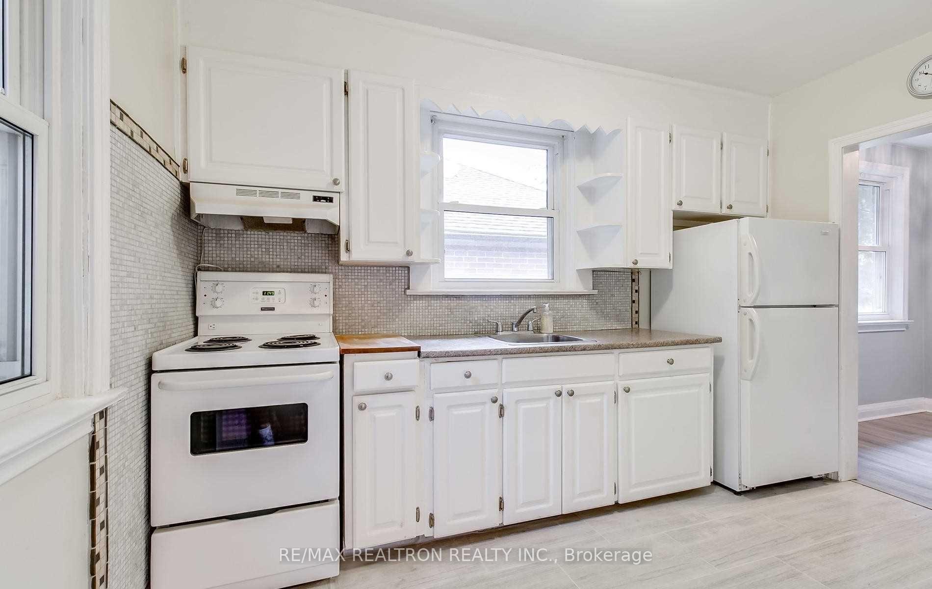 Photo 10 of 27 Highland Park, Markham, Grandview — HOMEH