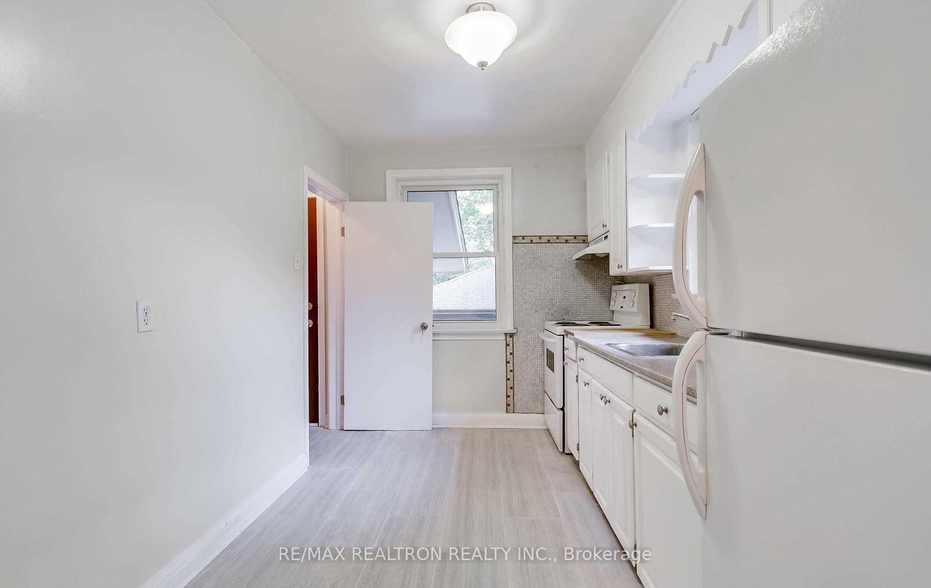 Photo 11 of 27 Highland Park, Markham, Grandview — HOMEH