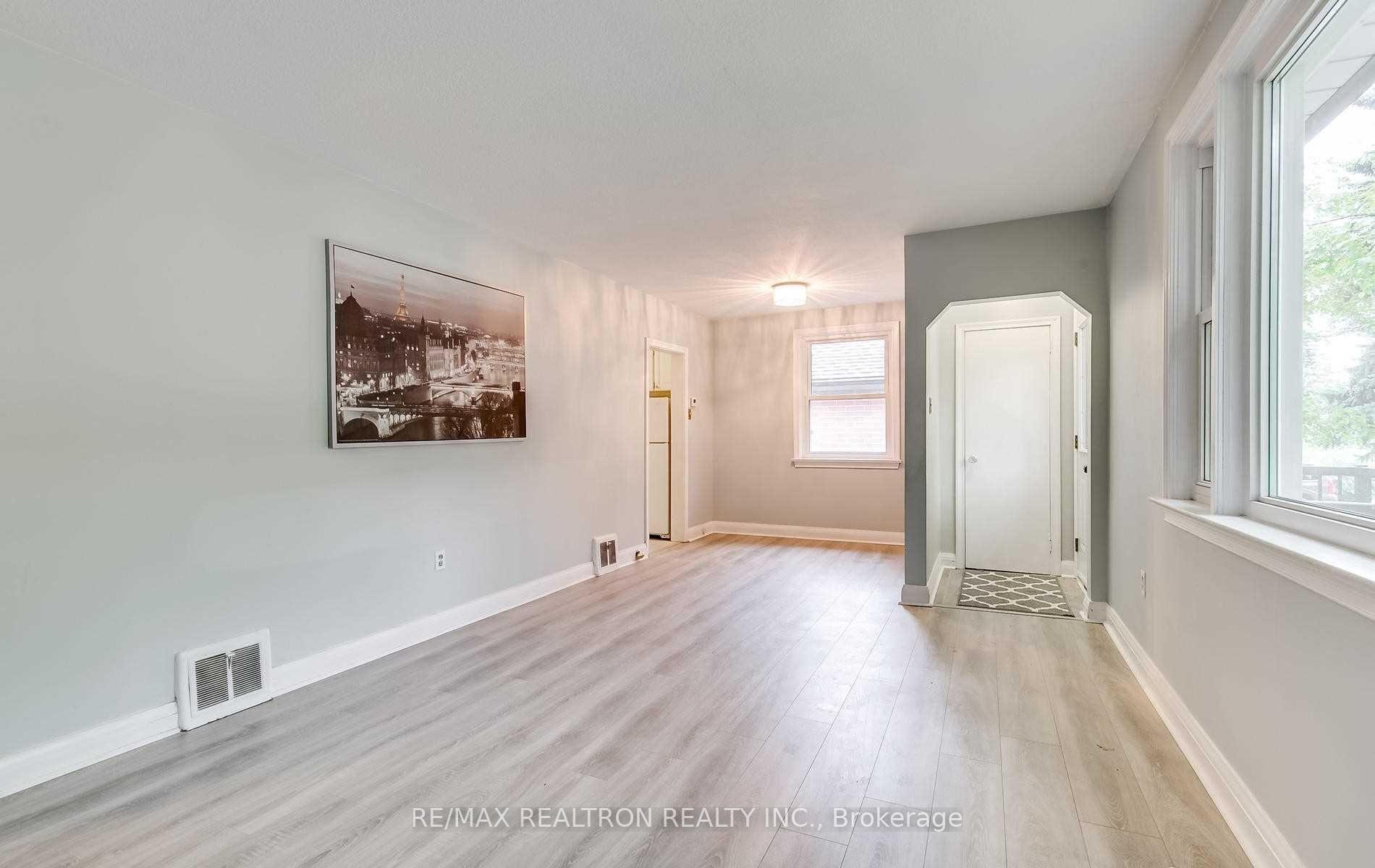 Photo 3 of 27 Highland Park, Markham, Grandview — HOMEH