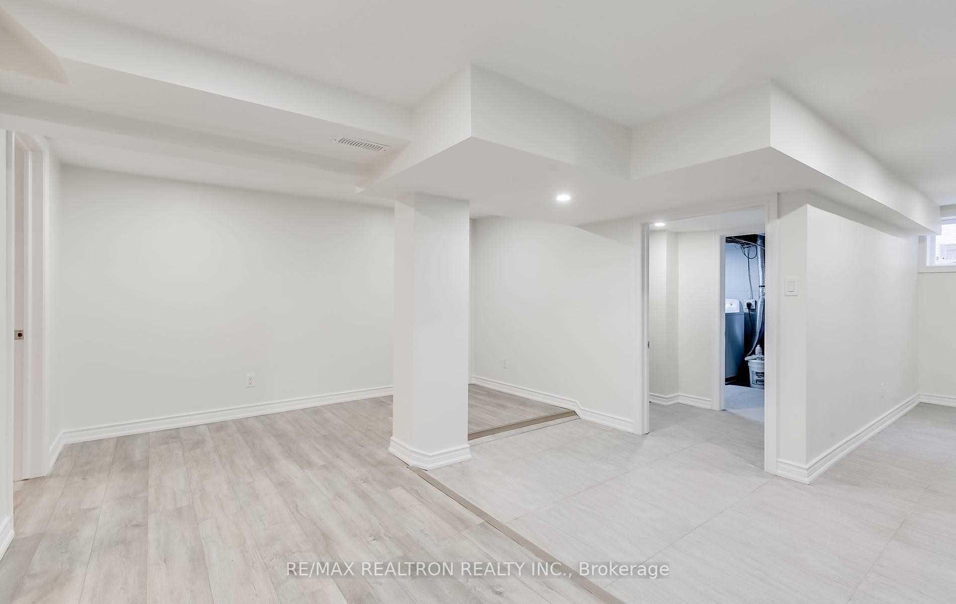 Photo 13 of 27 Highland Park, Markham, Grandview — HOMEH