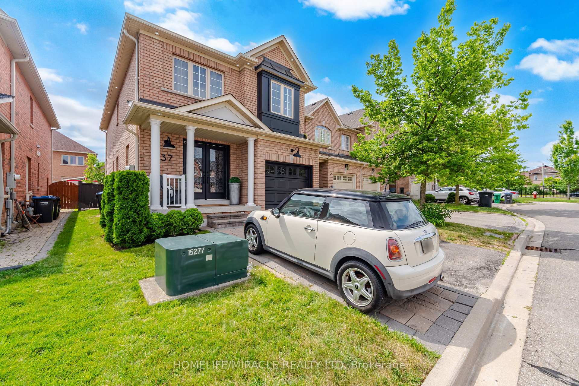 Photo 3 of 37 Lacebark Court, Brampton, Sandringham-Wellington — HOMEH