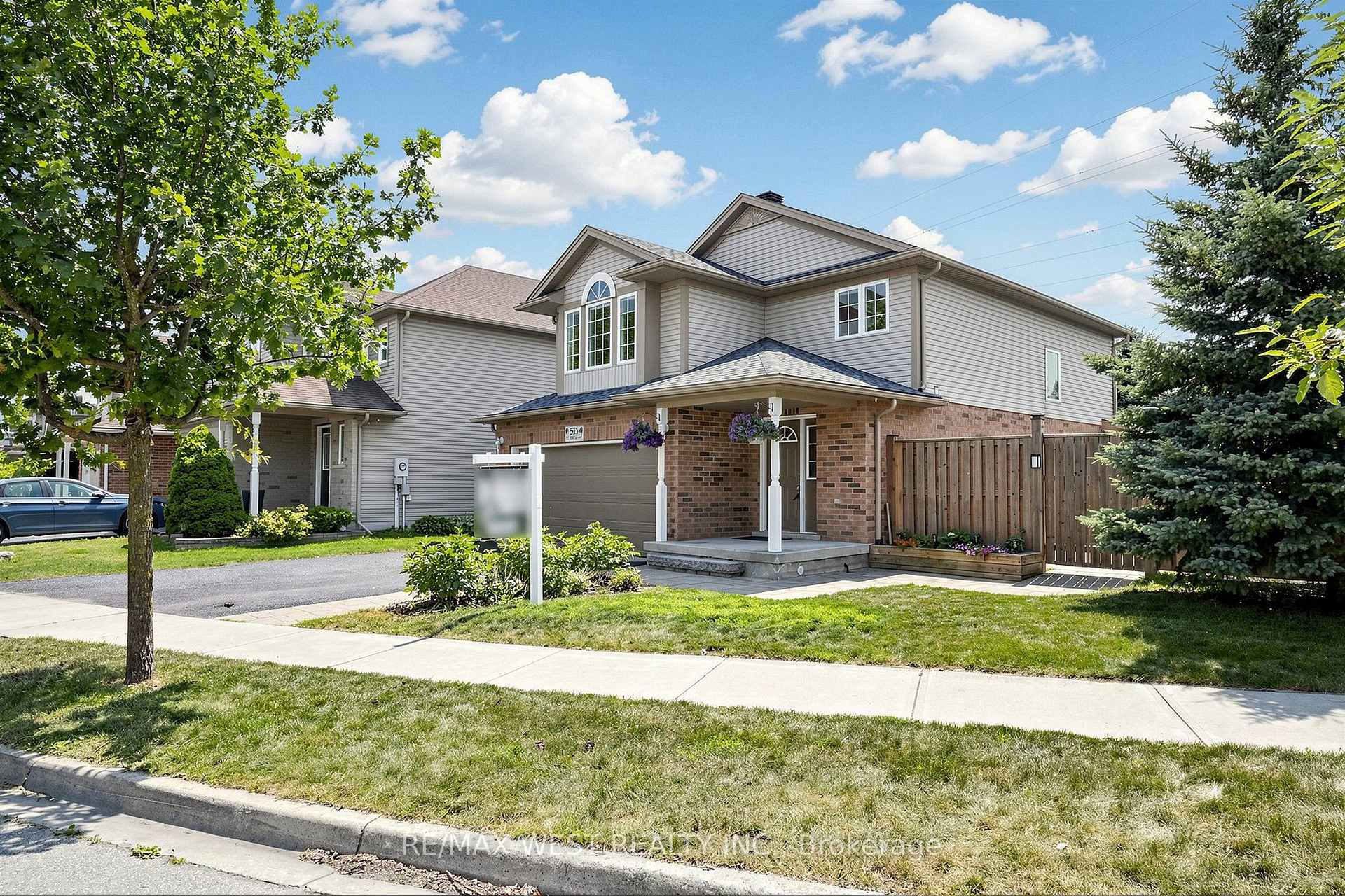 Photo 2 of 571 St Moritz Avenue, Waterloo, Clair Hills — HOMEH