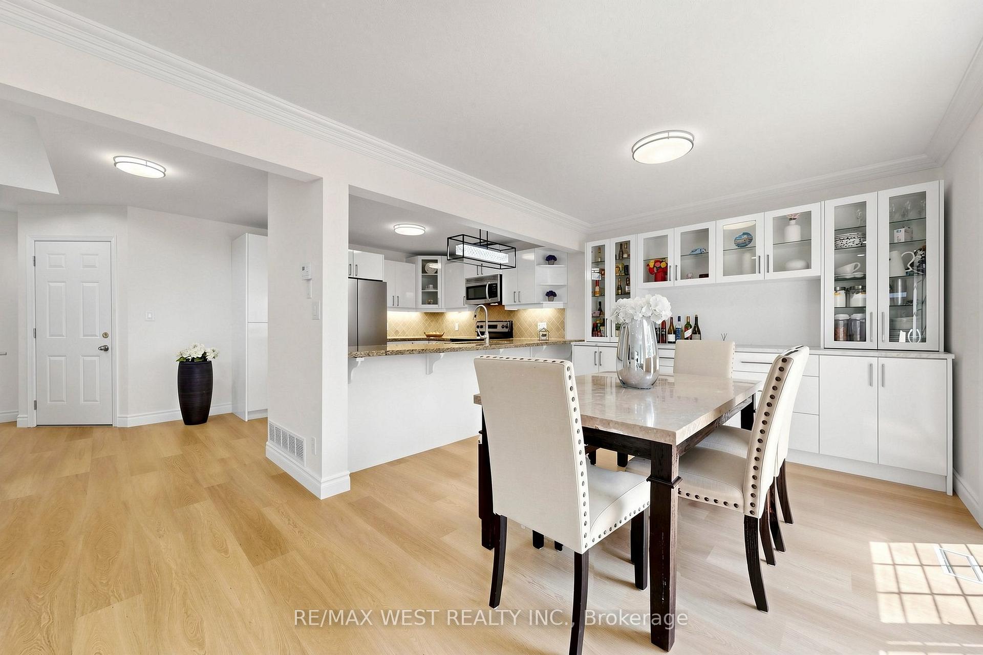 Photo 10 of 571 St Moritz Avenue, Waterloo, Clair Hills — HOMEH