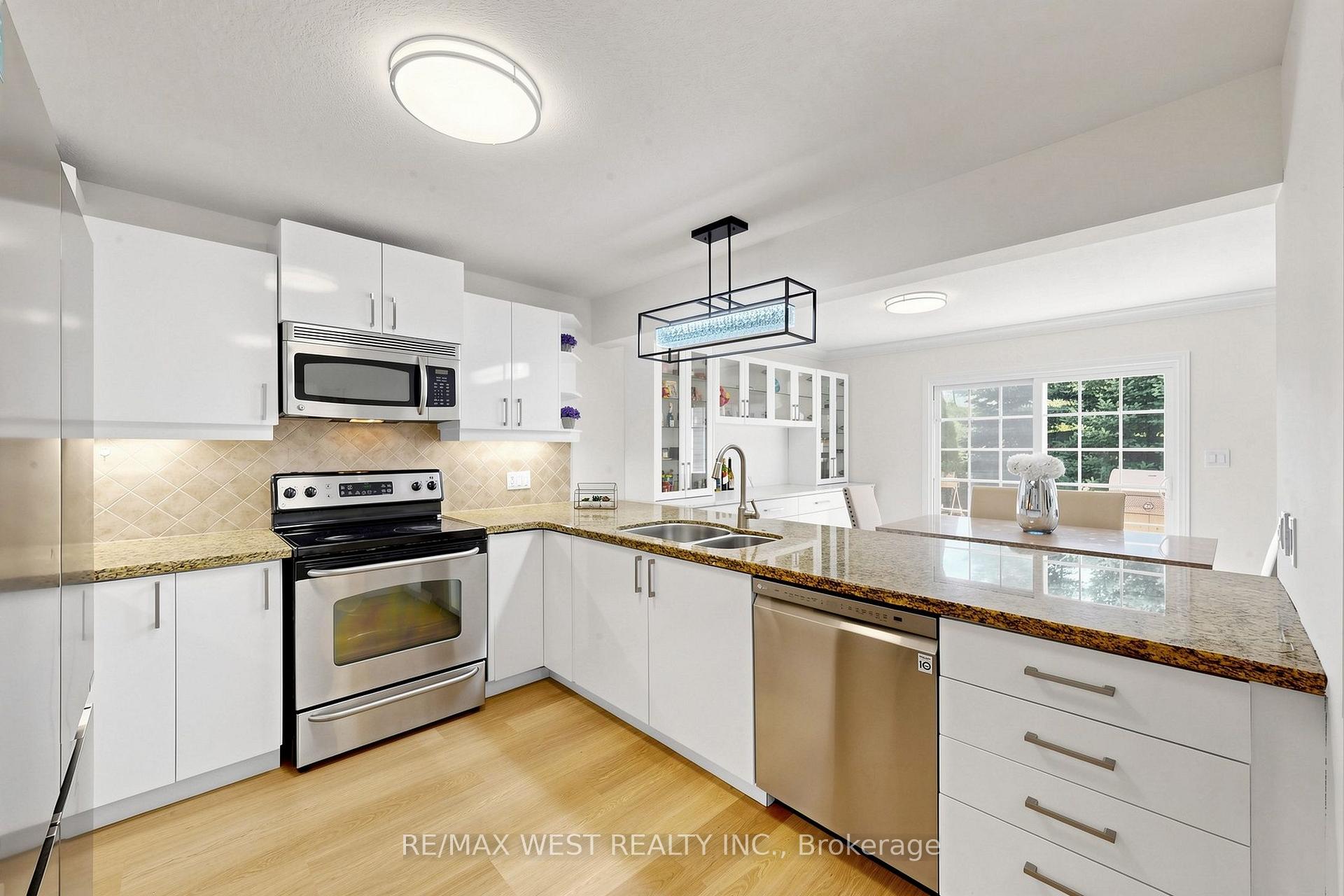 Photo 12 of 571 St Moritz Avenue, Waterloo, Clair Hills — HOMEH