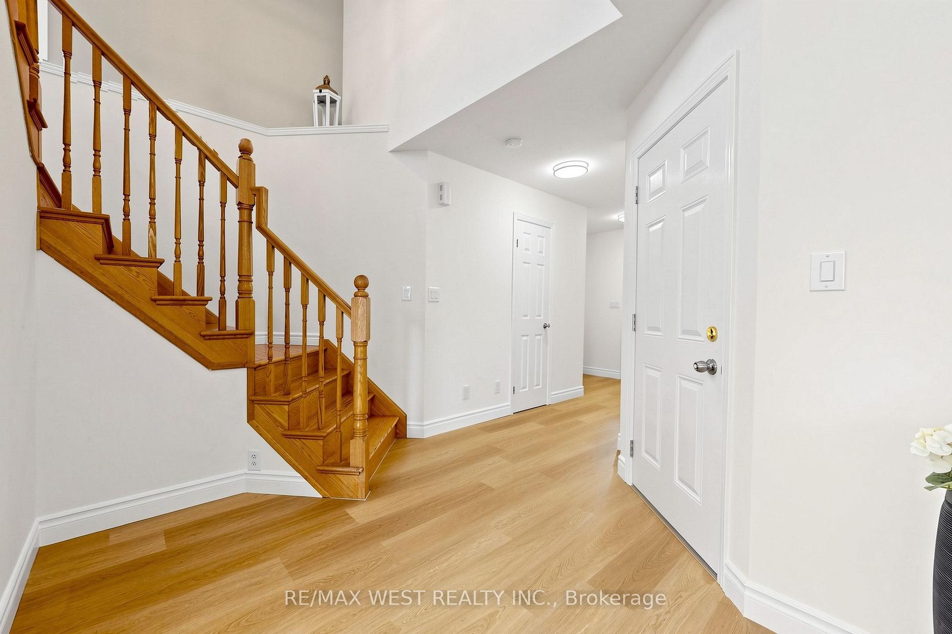 Photo 17 of 571 St Moritz Avenue, Waterloo, Clair Hills — HOMEH