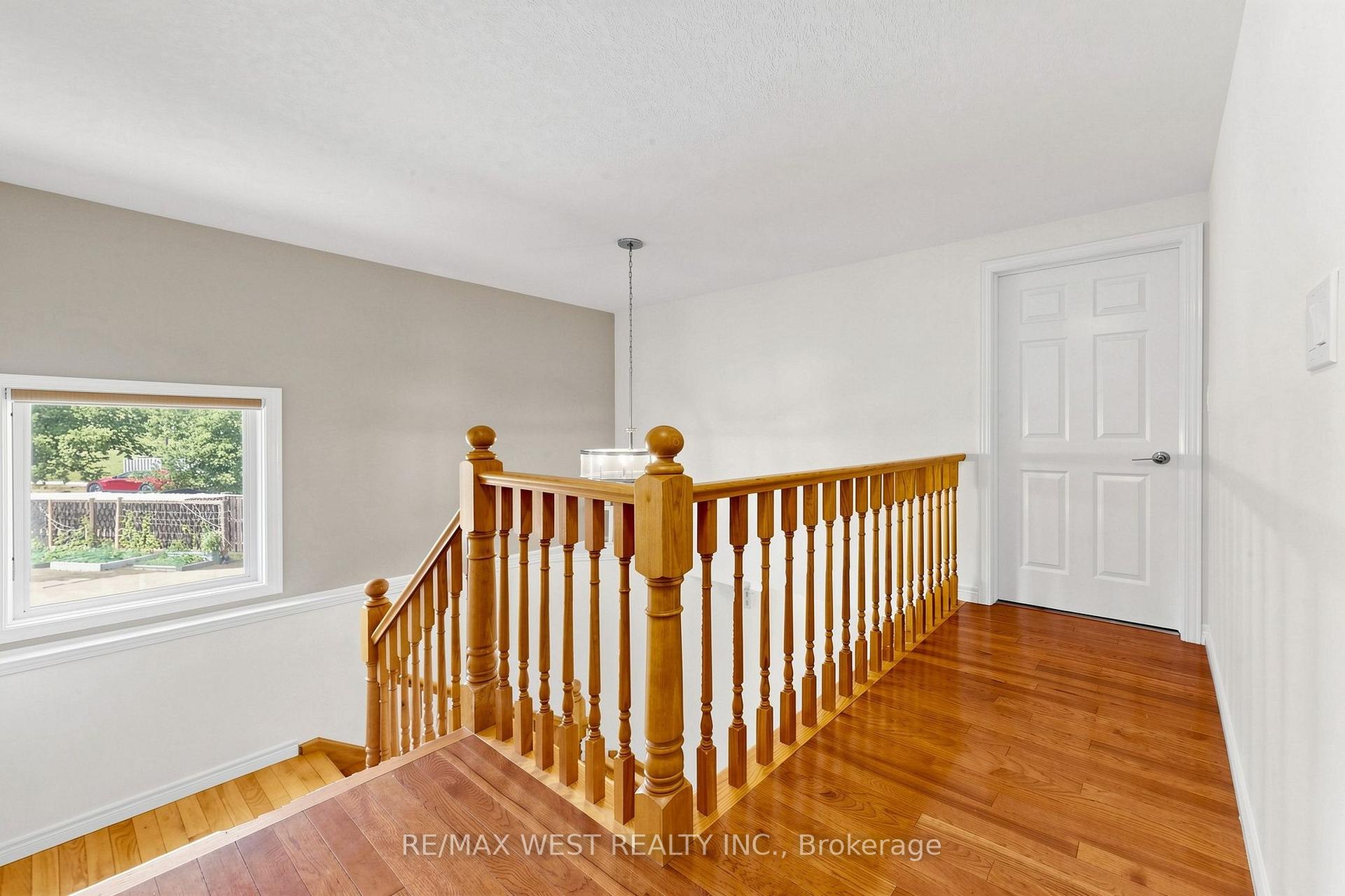 Photo 18 of 571 St Moritz Avenue, Waterloo, Clair Hills — HOMEH