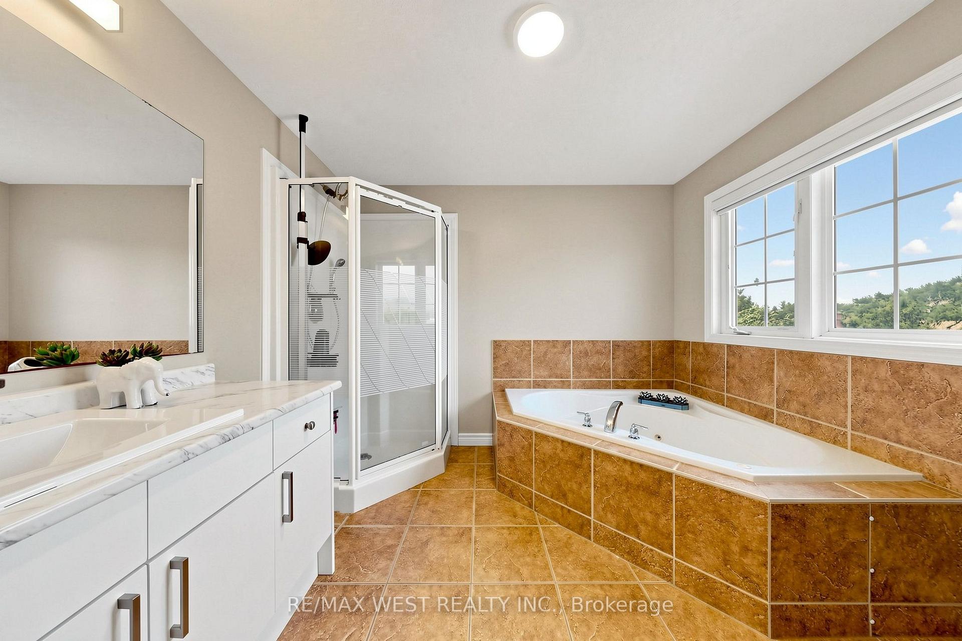 Photo 22 of 571 St Moritz Avenue, Waterloo, Clair Hills — HOMEH