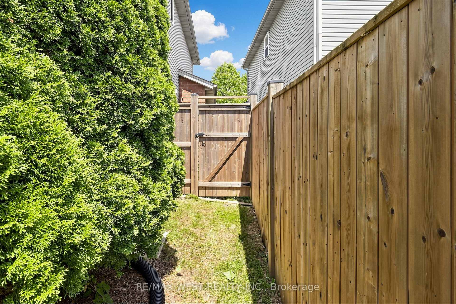 Photo 47 of 571 St Moritz Avenue, Waterloo, Clair Hills — HOMEH