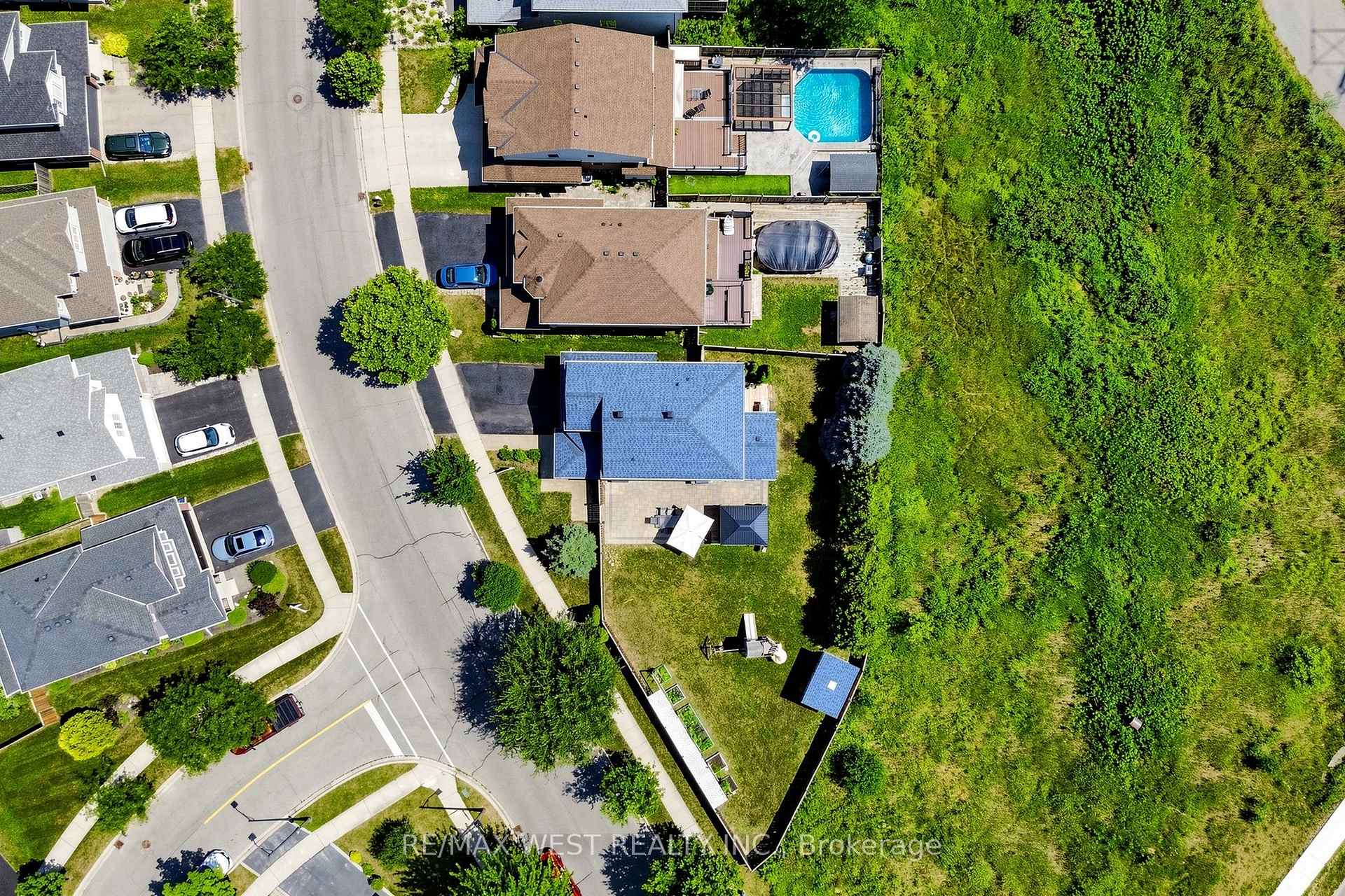 Photo 3 of 571 St Moritz Avenue, Waterloo, Clair Hills — HOMEH