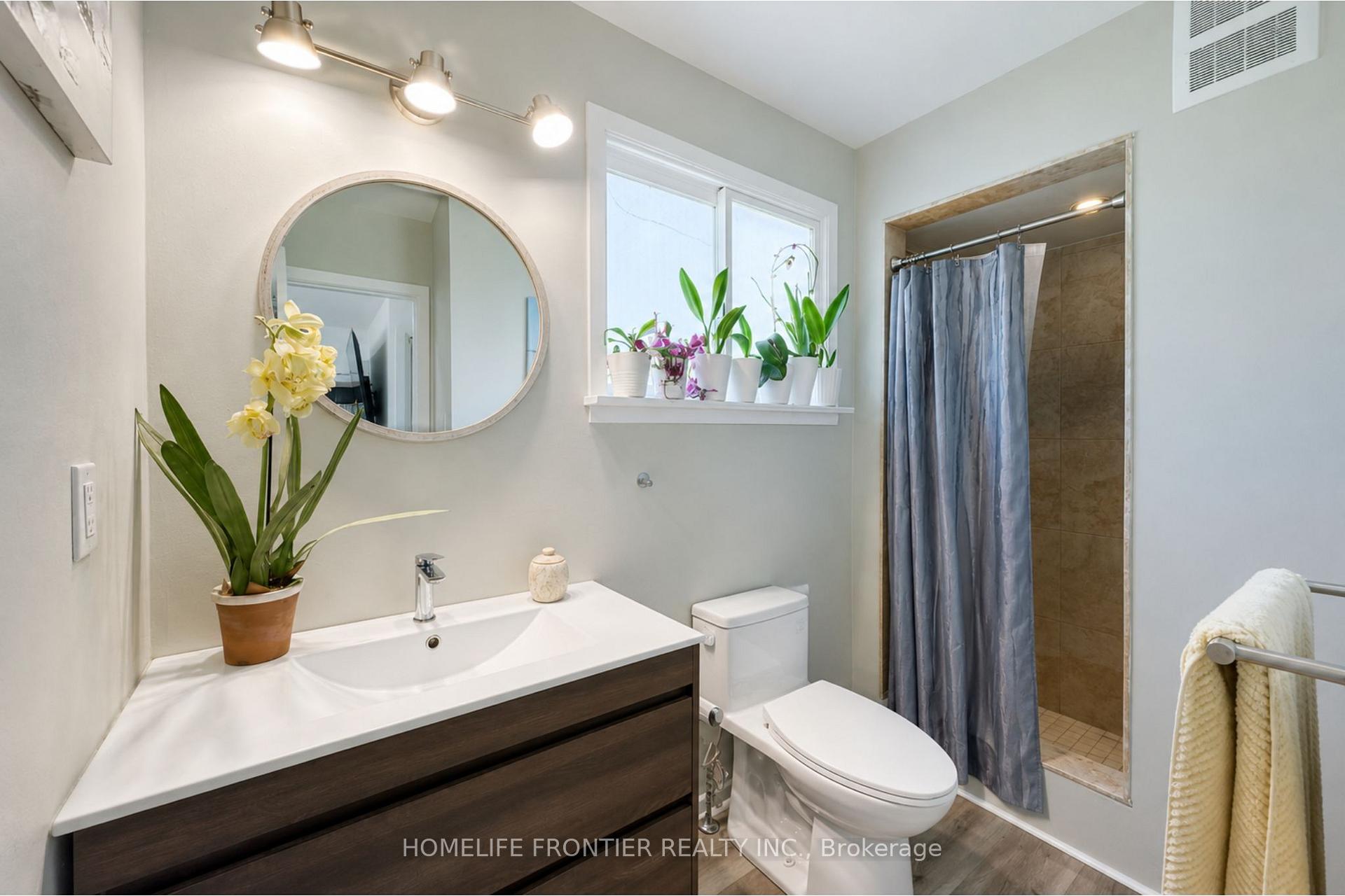 Photo 2 of 634 Gorham Street, Newmarket, Gorham-College Manor — HOMEH