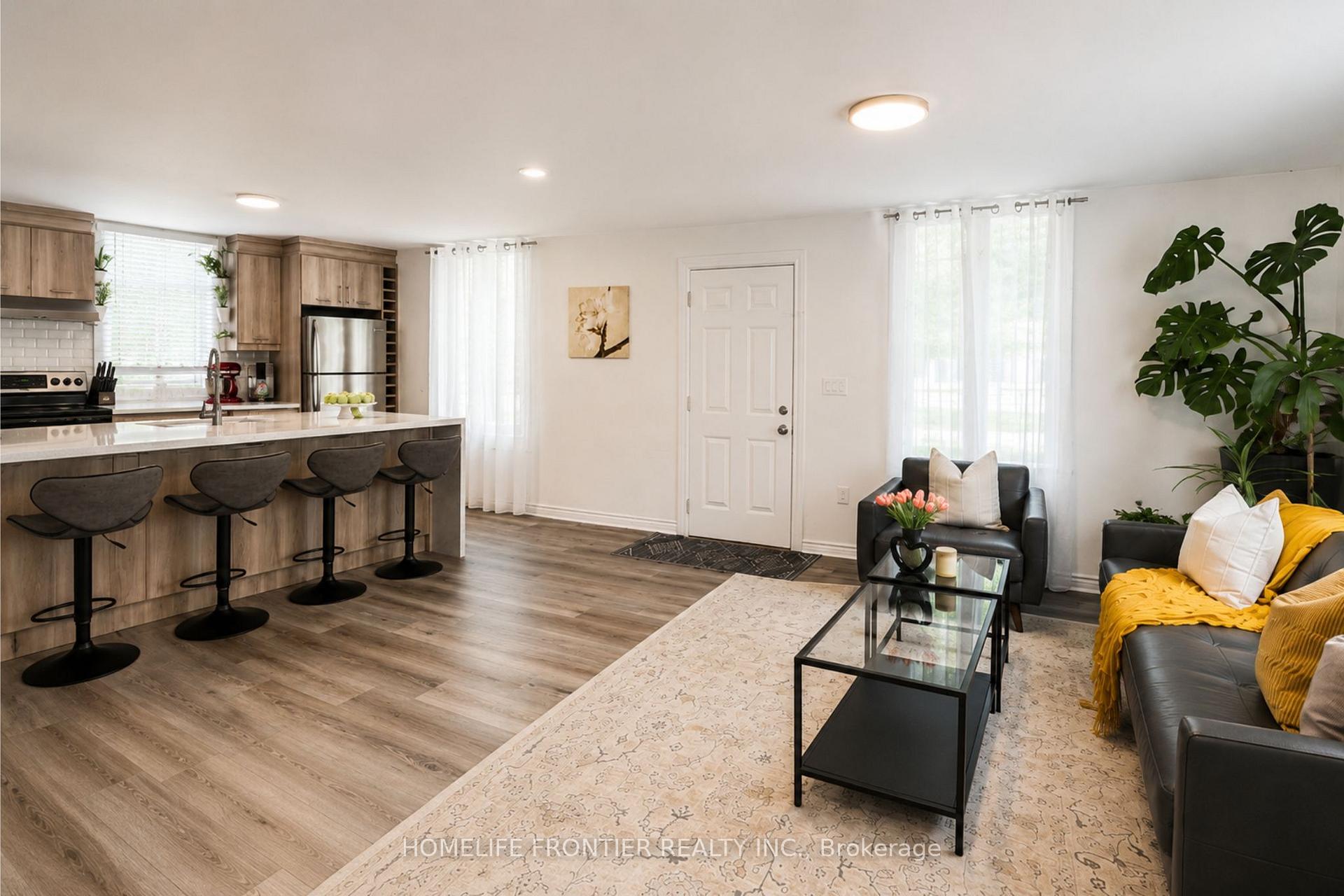 Photo 3 of 634 Gorham Street, Newmarket, Gorham-College Manor — HOMEH