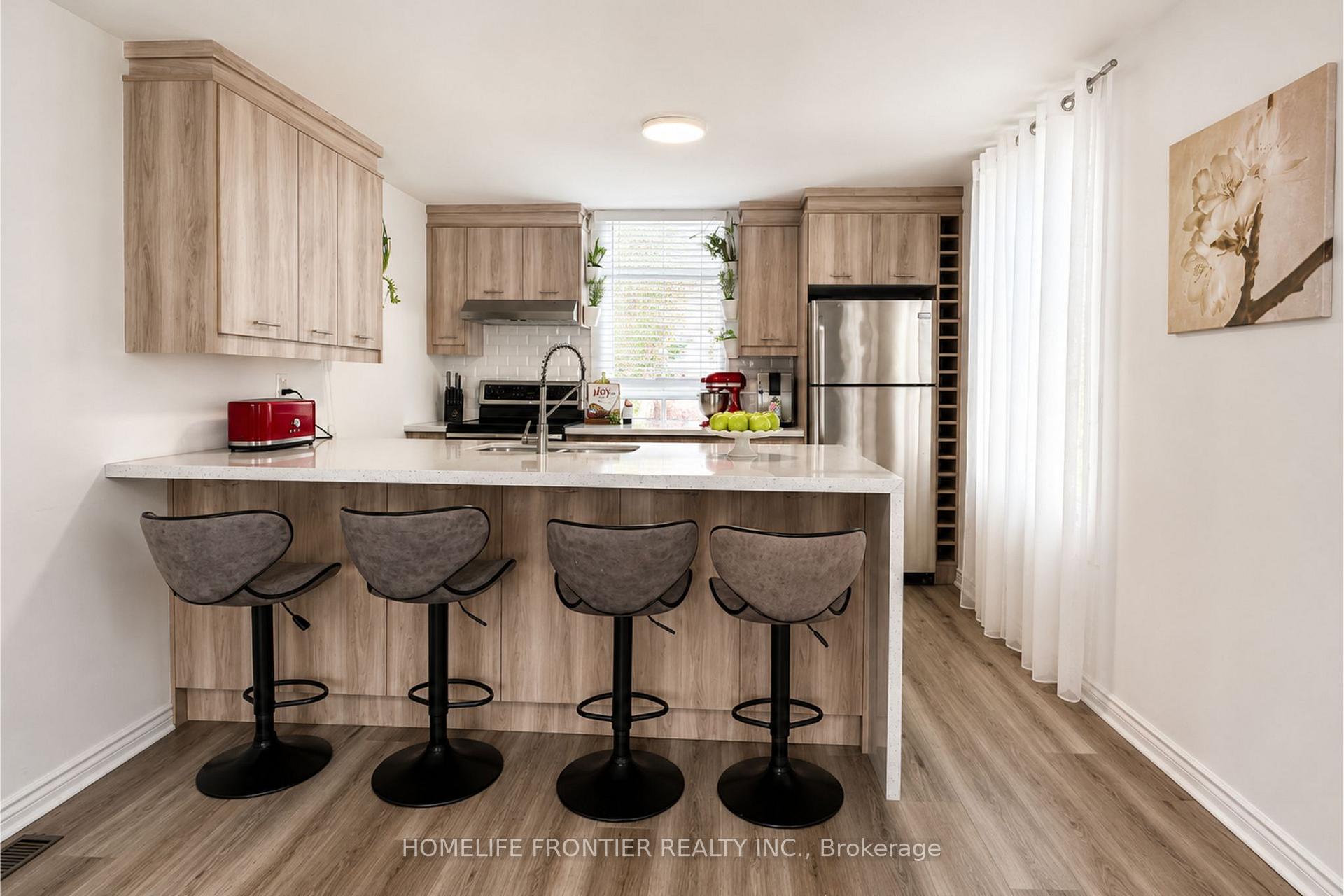Photo 4 of 634 Gorham Street, Newmarket, Gorham-College Manor — HOMEH
