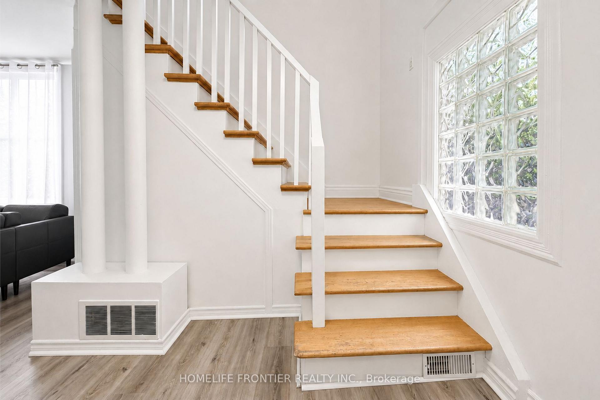 Photo 9 of 634 Gorham Street, Newmarket, Gorham-College Manor — HOMEH