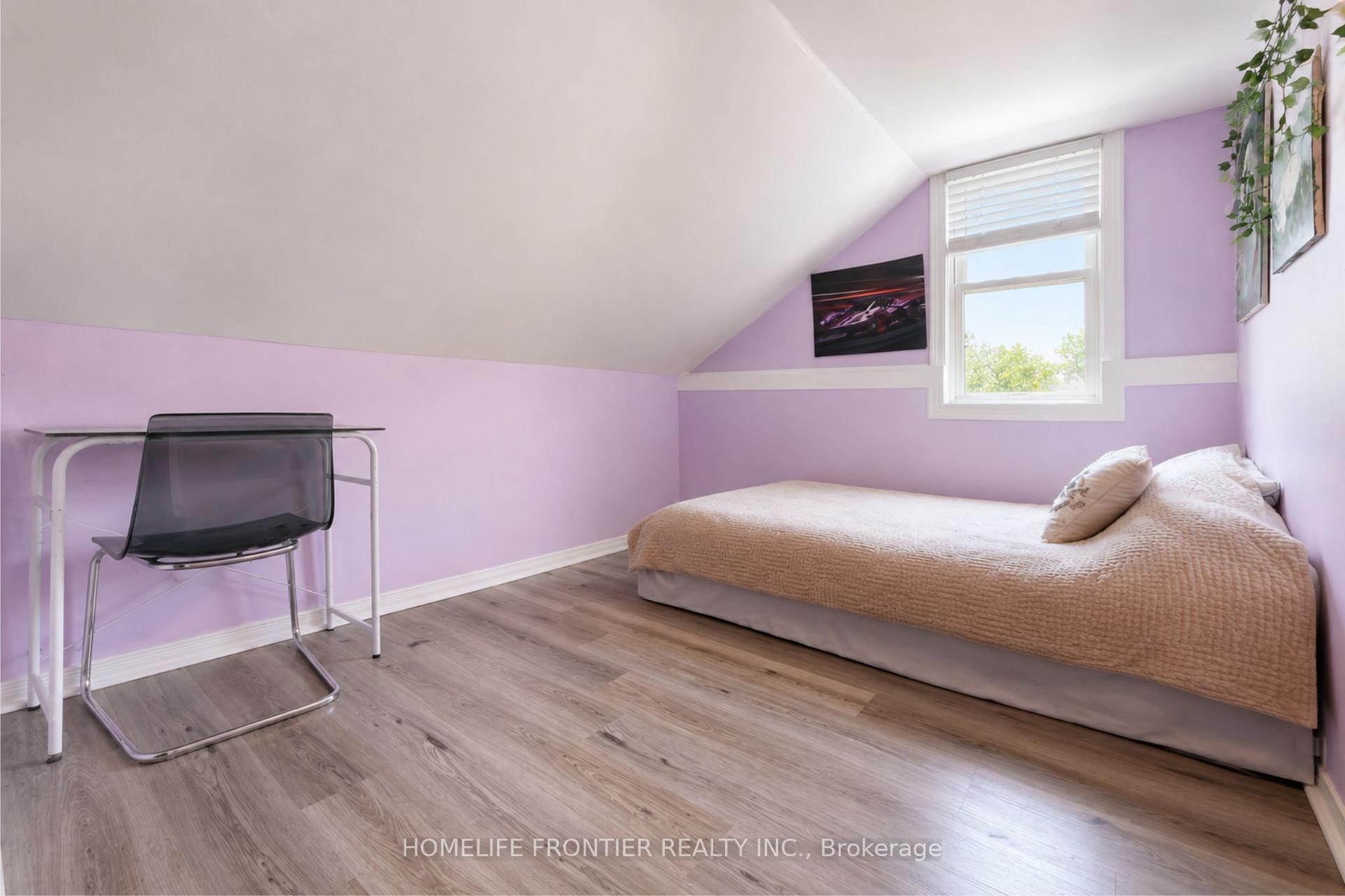 Photo 11 of 634 Gorham Street, Newmarket, Gorham-College Manor — HOMEH