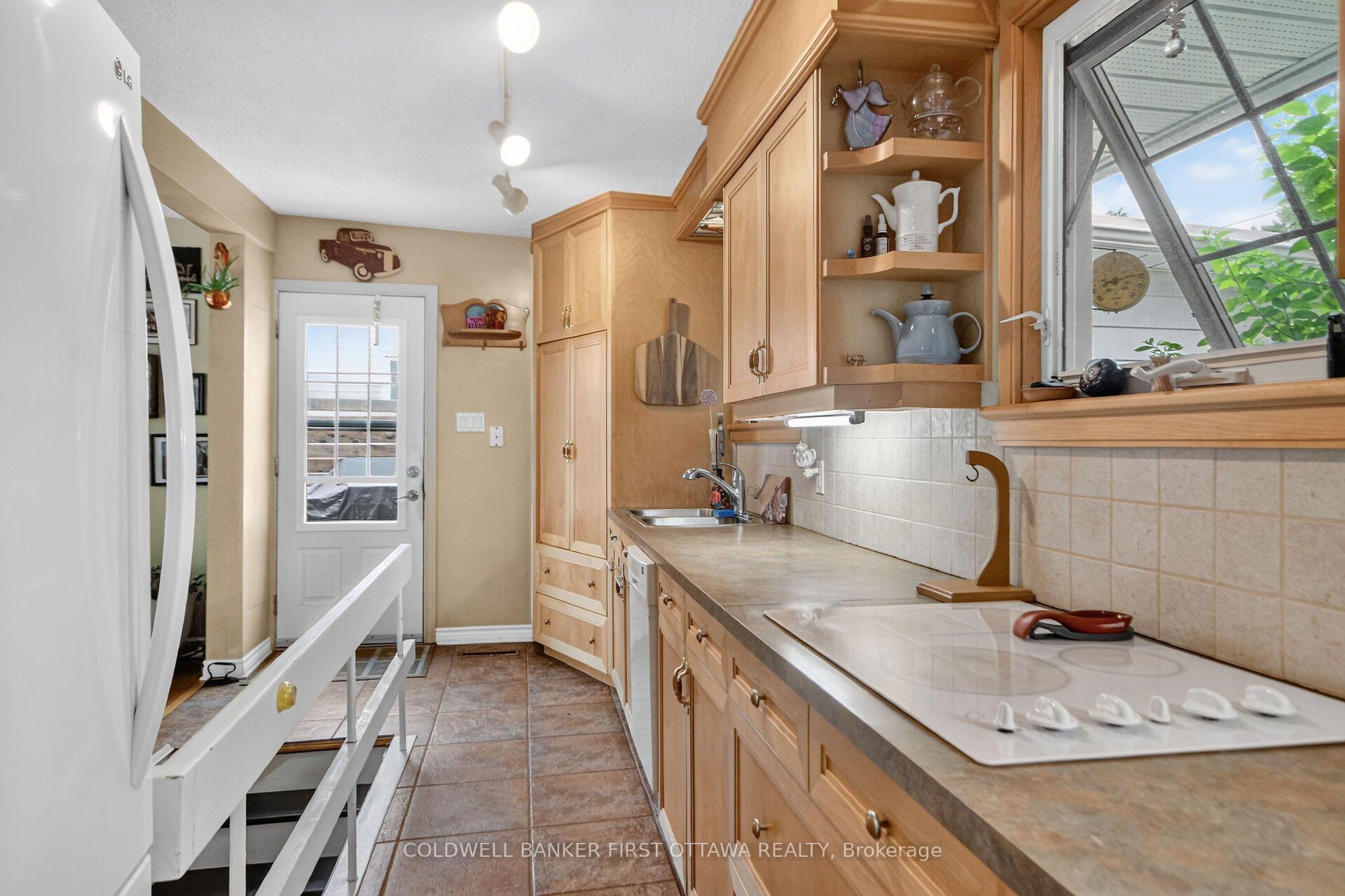 Photo 12 of 2014 River Road N, Ottawa, Manotick East to Manotick Station — HOMEH