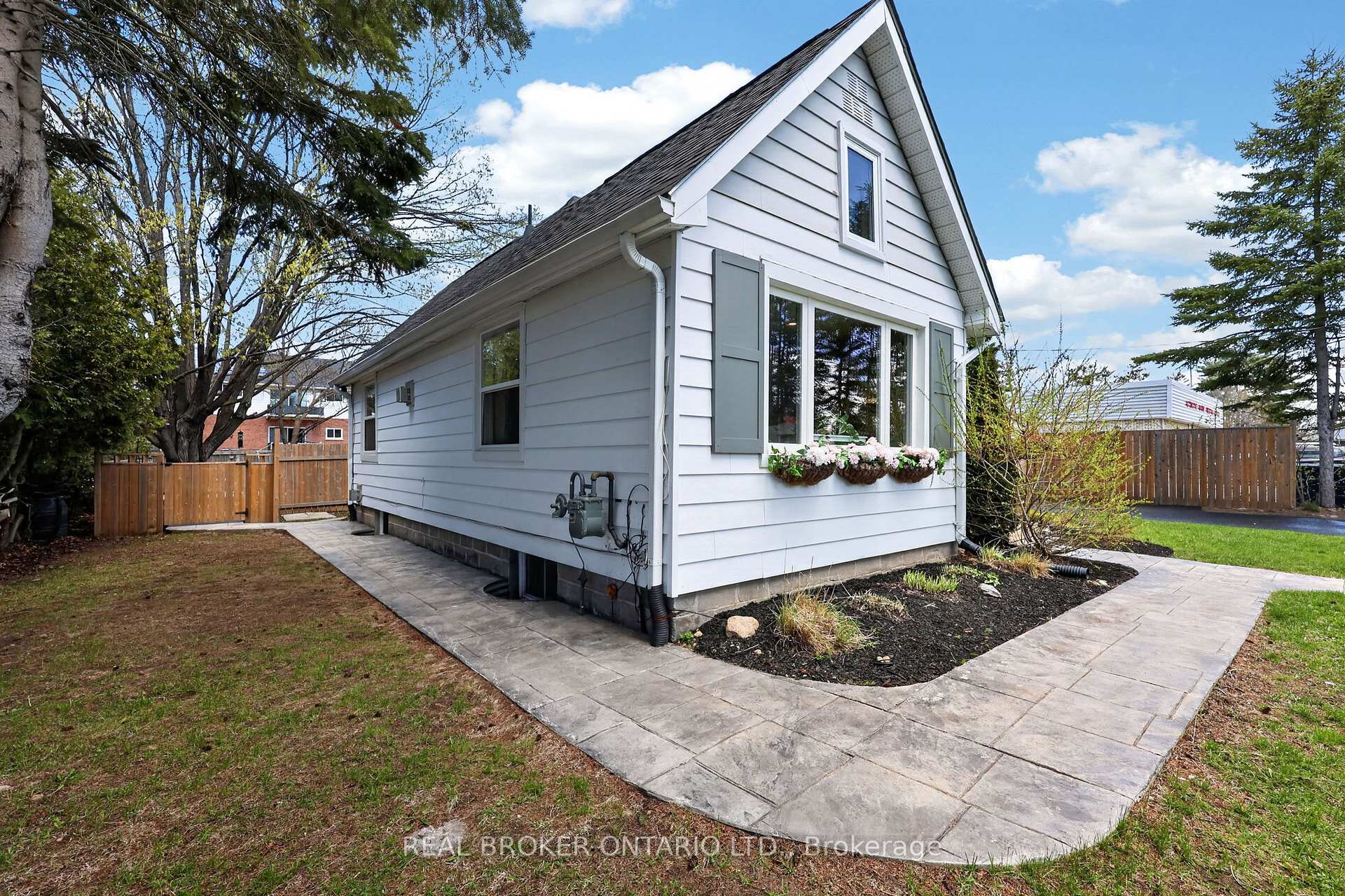 Photo 5 of 170 George Street, Gravenhurst, Muskoka (S) — HOMEH